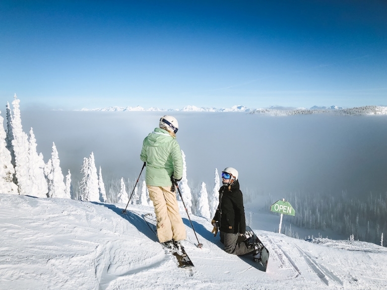 Skiing or Snowboarding: Which Do I Choose?