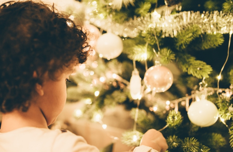 How to Make a Magical Christmas for the Kids